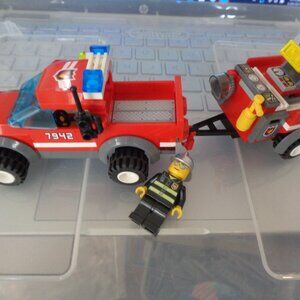 Lego City Town 7942 Off Road Fire Rescue Set with Minifigure